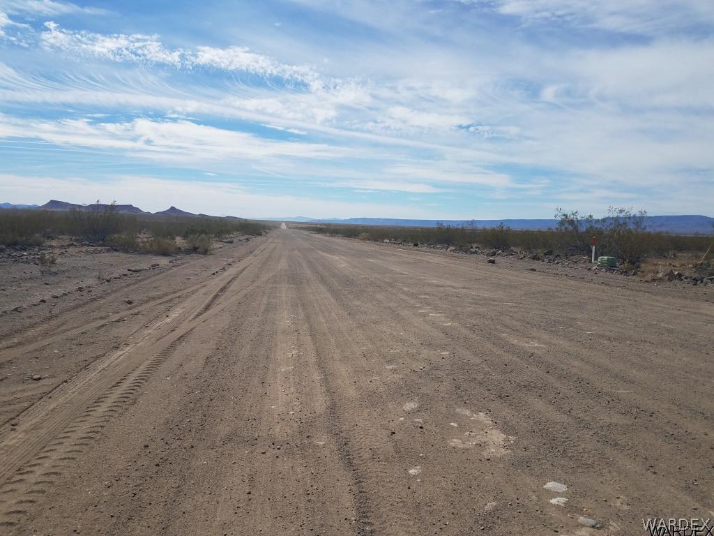 1660 Bacobi Road Golden Valley, AZ 86413 - Photo 5 of 14
