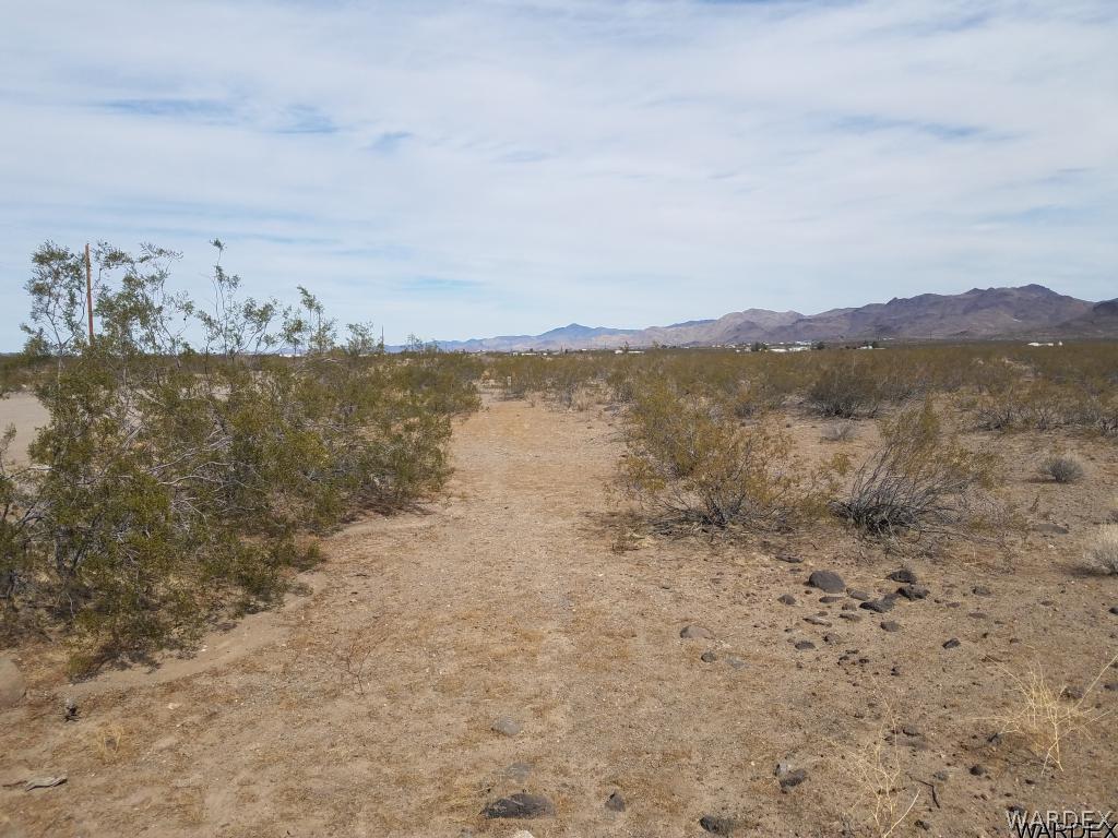 1660 Bacobi Road Golden Valley, AZ 86413 - Photo 7 of 14