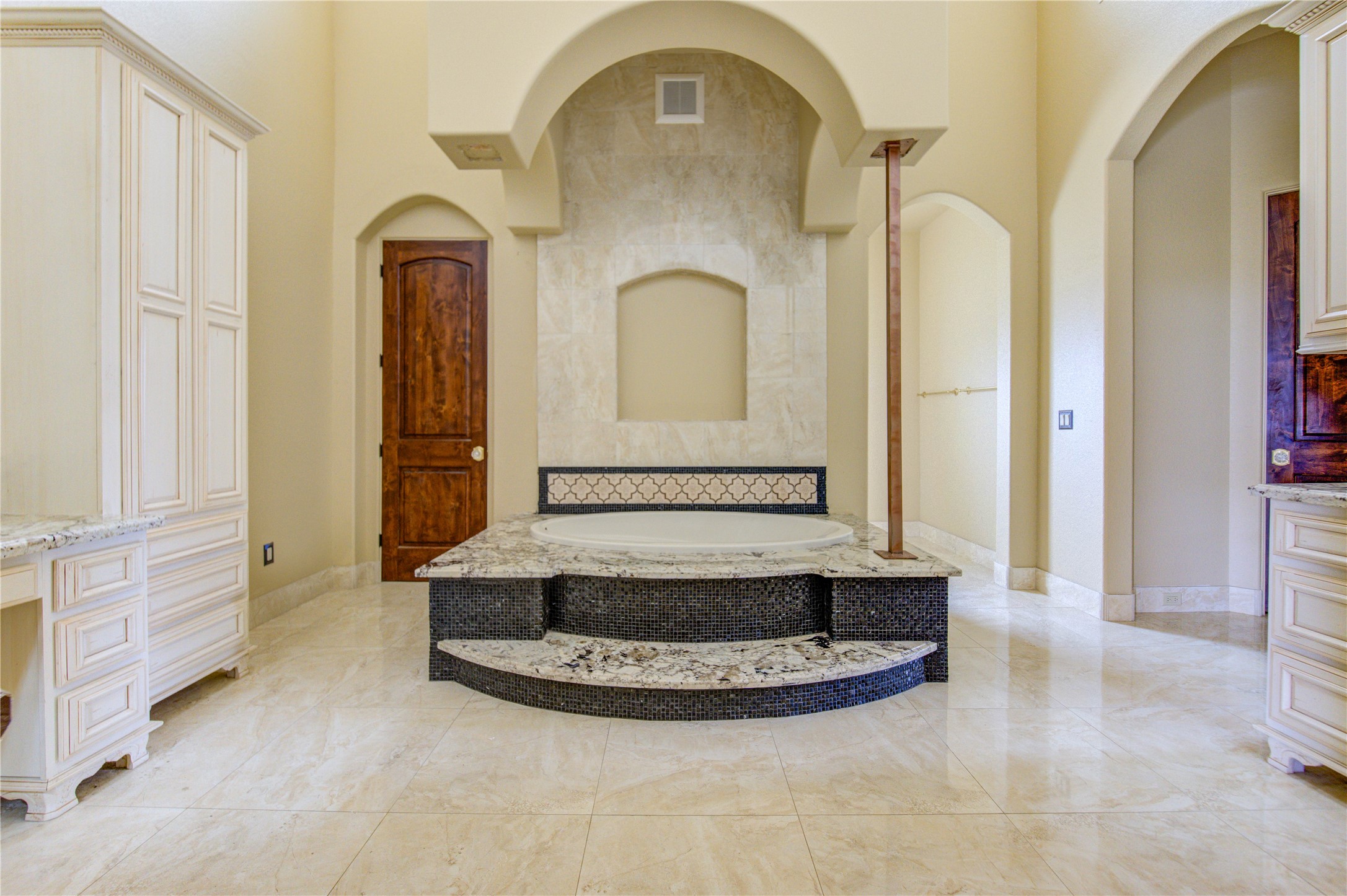 903 North Chenango Street Angleton, TX 77515 - Photo 13 of 48