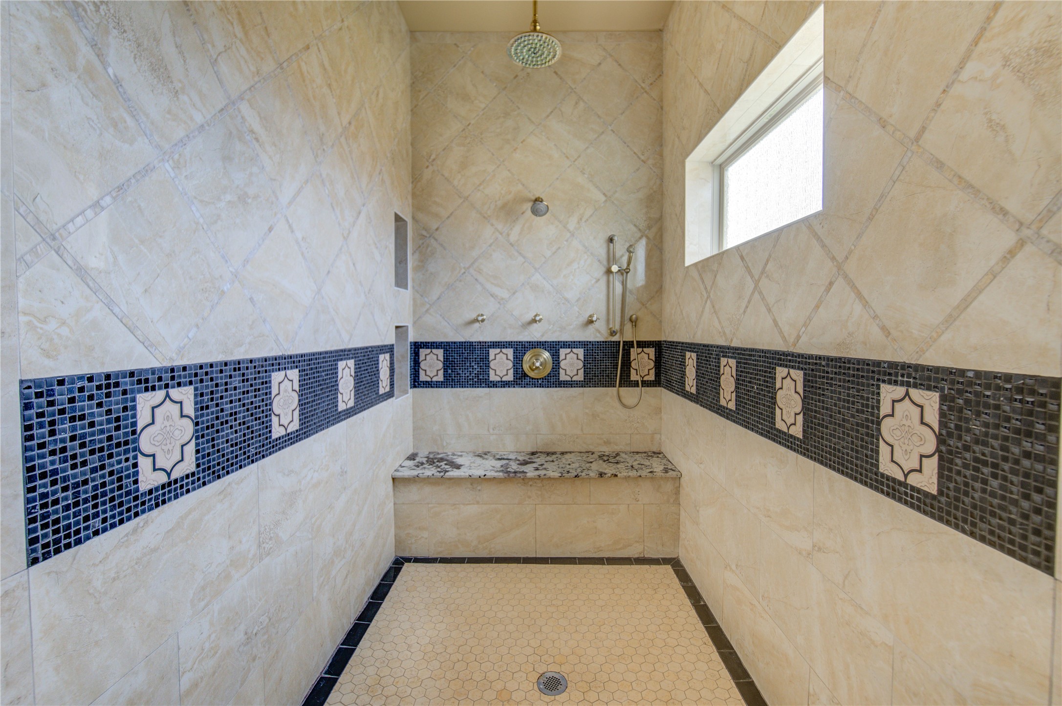 903 North Chenango Street Angleton, TX 77515 - Photo 16 of 48