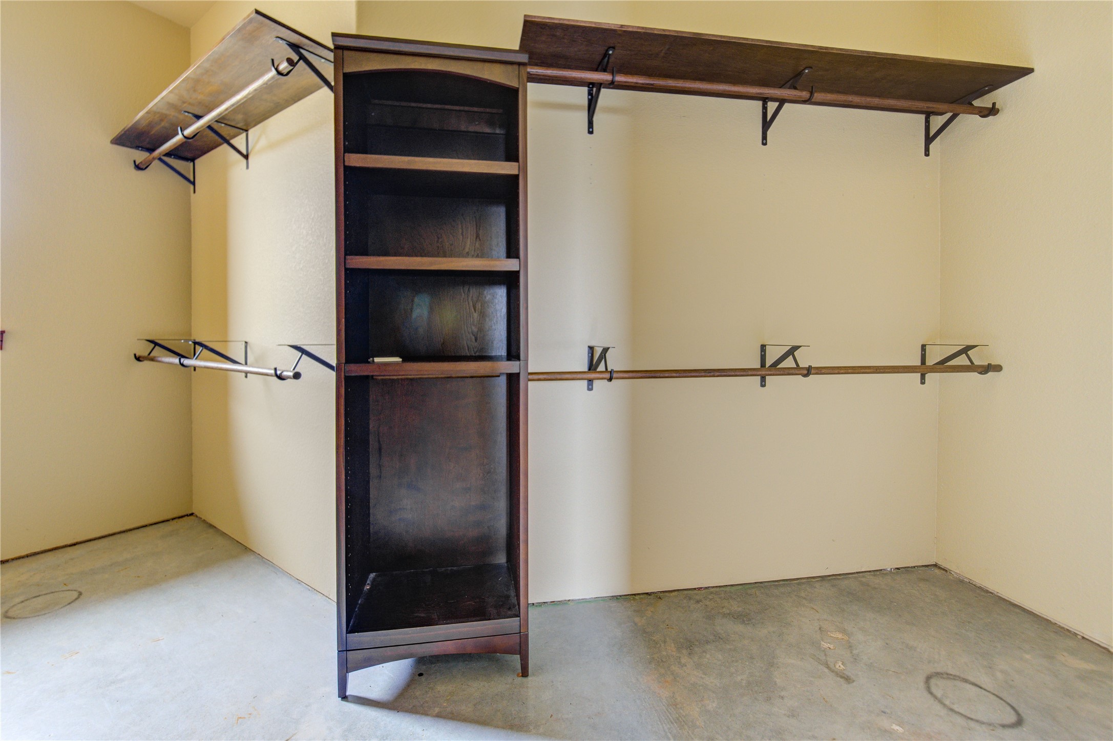 903 North Chenango Street Angleton, TX 77515 - Photo 20 of 48