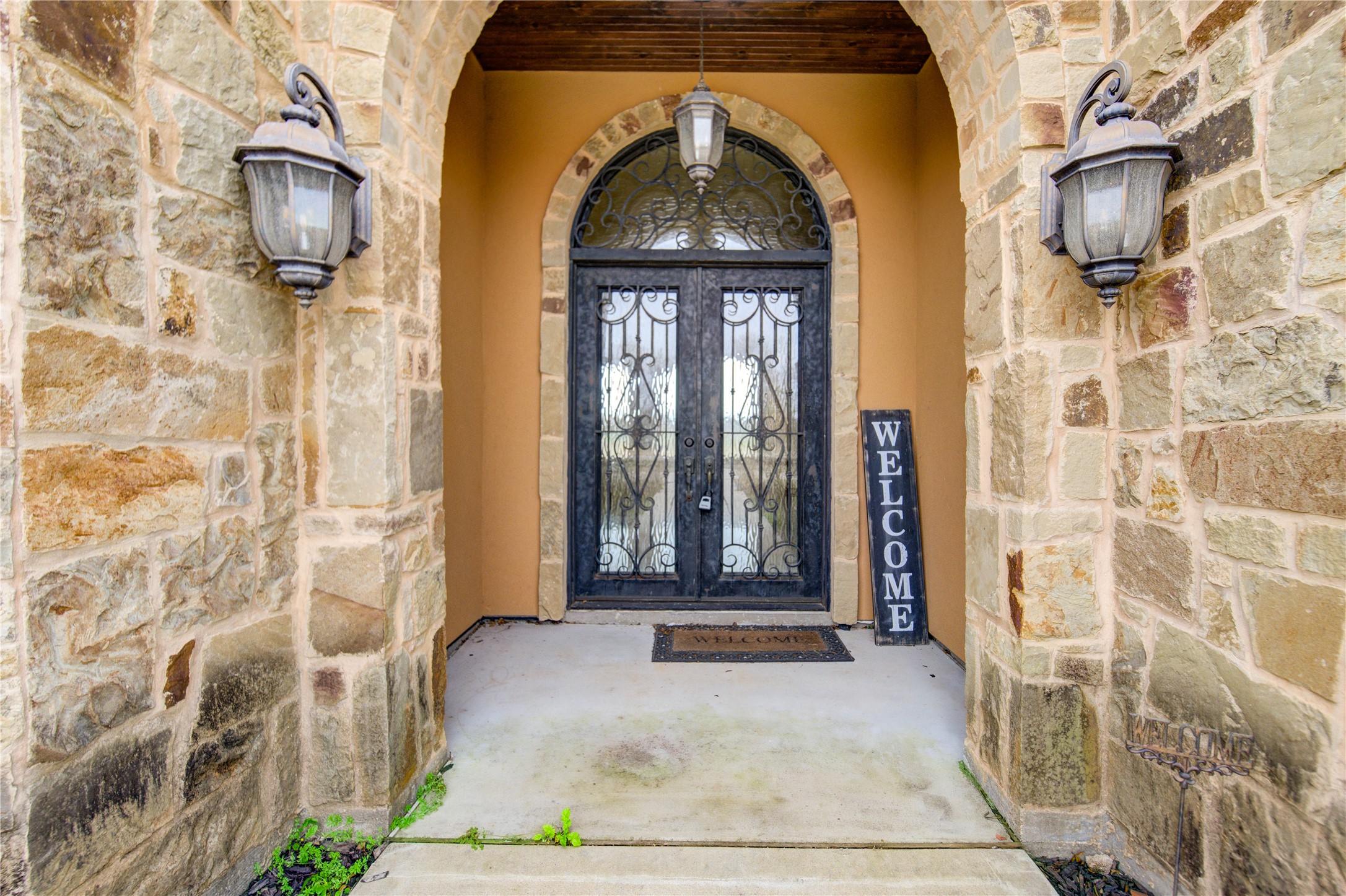 903 North Chenango Street Angleton, TX 77515 - Photo 2 of 48