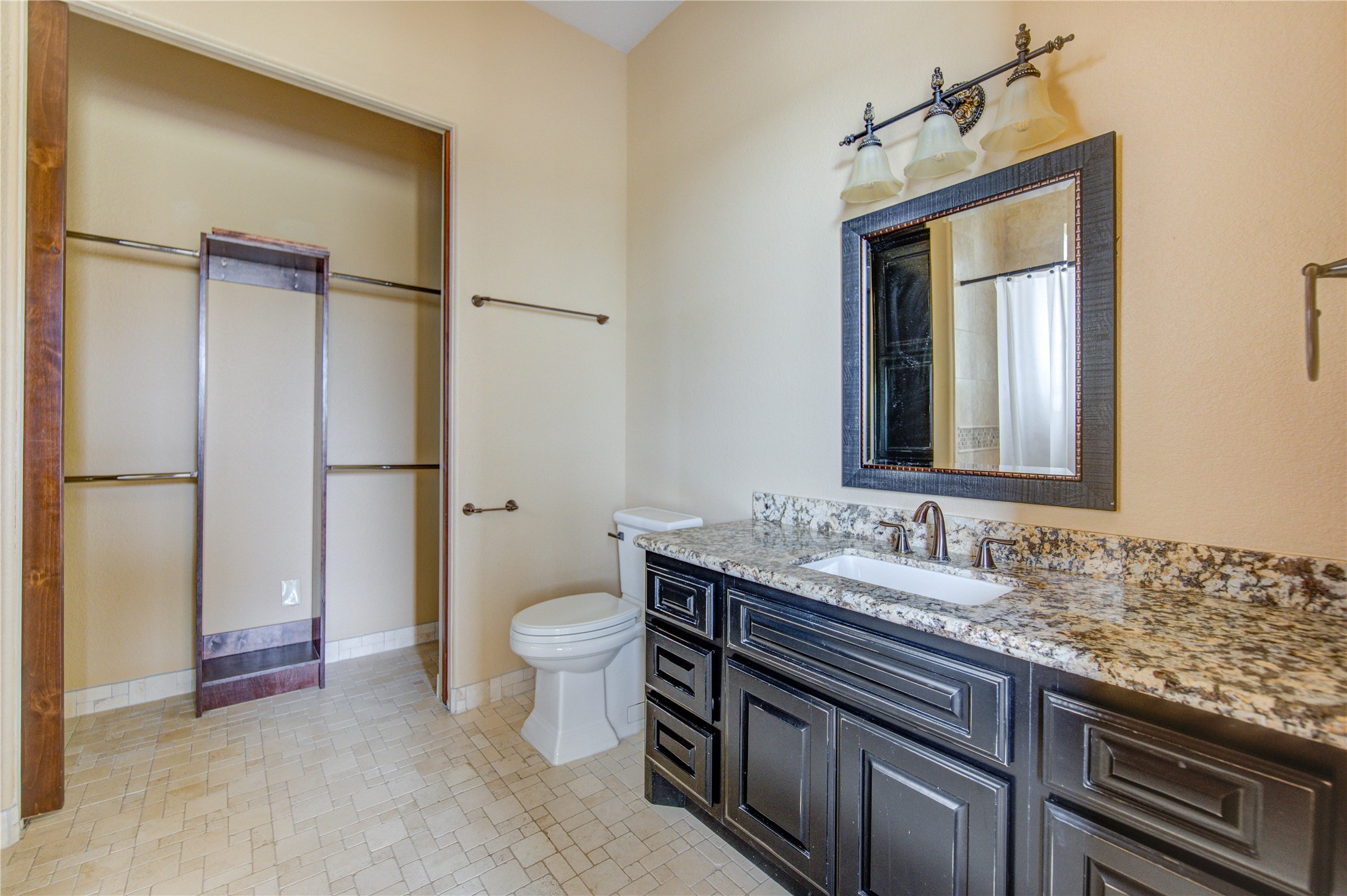 903 North Chenango Street Angleton, TX 77515 - Photo 31 of 48