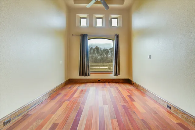 $950,000 | 903 North Chenango Street, Angleton, TX 77515