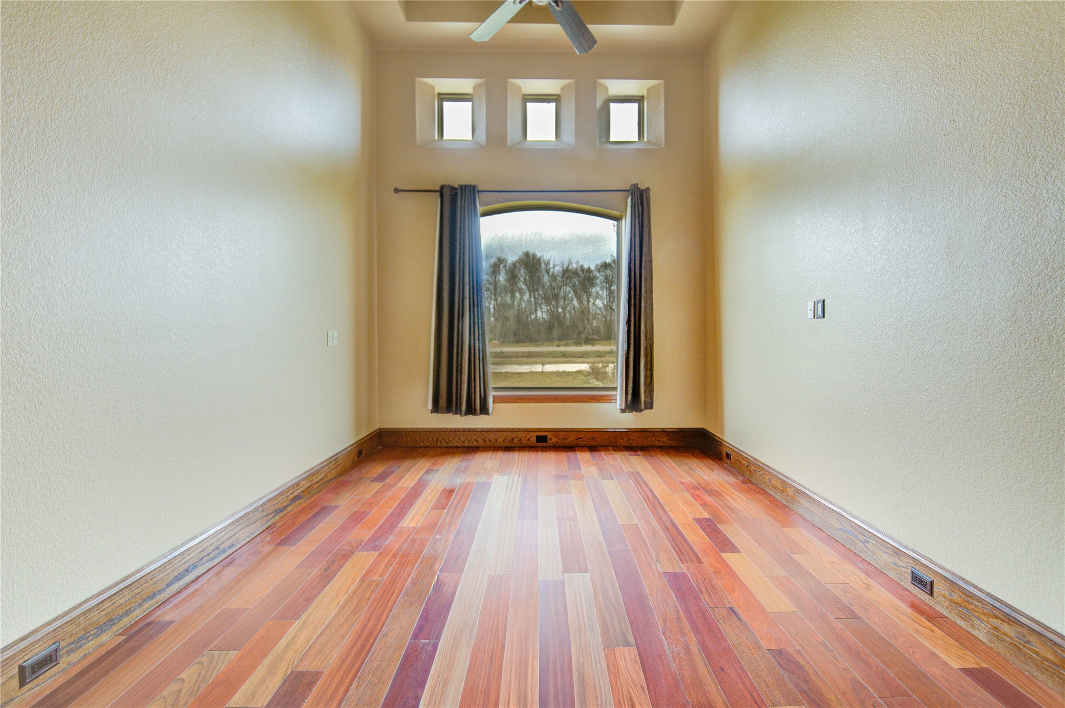 903 North Chenango Street Angleton, TX 77515 - Photo 6 of 48