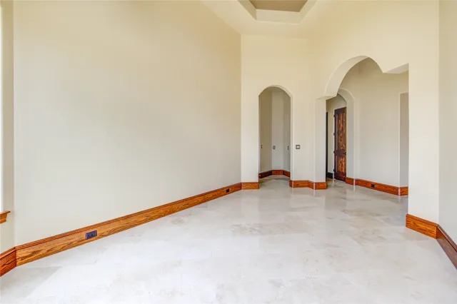 $950,000 | 903 North Chenango Street, Angleton, TX 77515