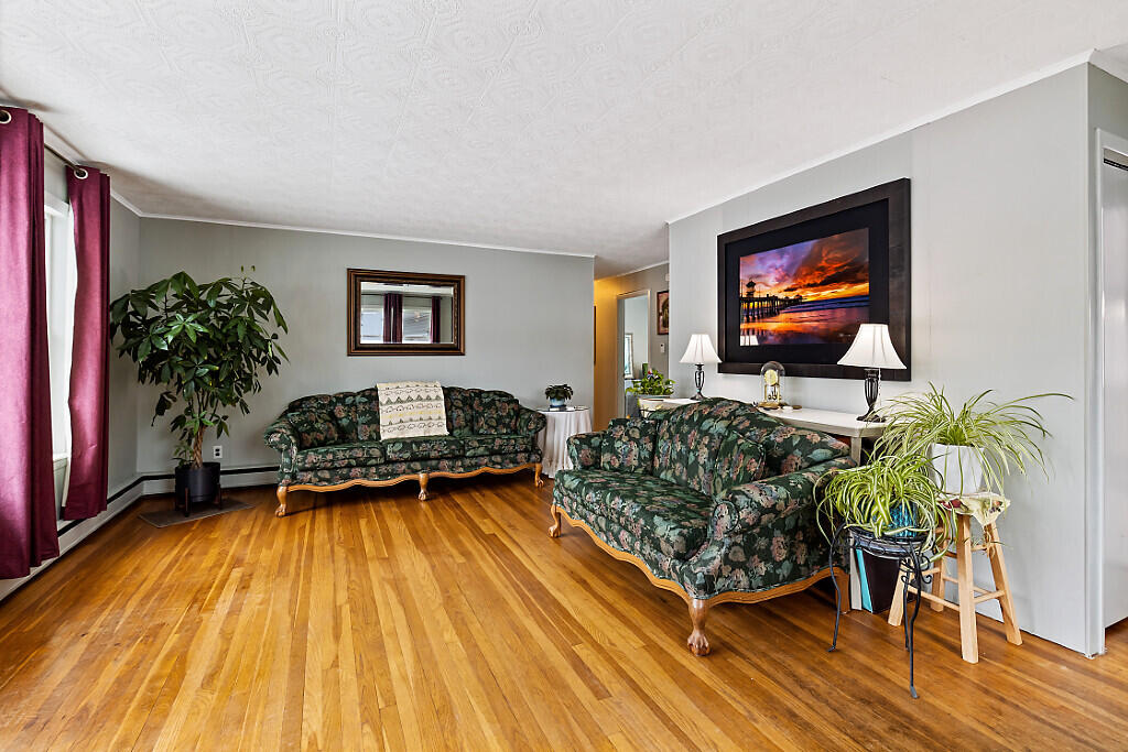 381 West River Road Augusta, ME 04330 - Photo 5 of 57 5