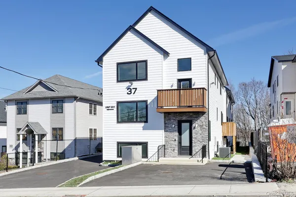 $1,400,000 | 37 Ewing Avenue, Unit 201, Spring Valley, NY 10977