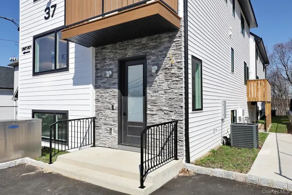 $1,400,000 | 37 Ewing Avenue, Unit 201, Spring Valley, NY 10977