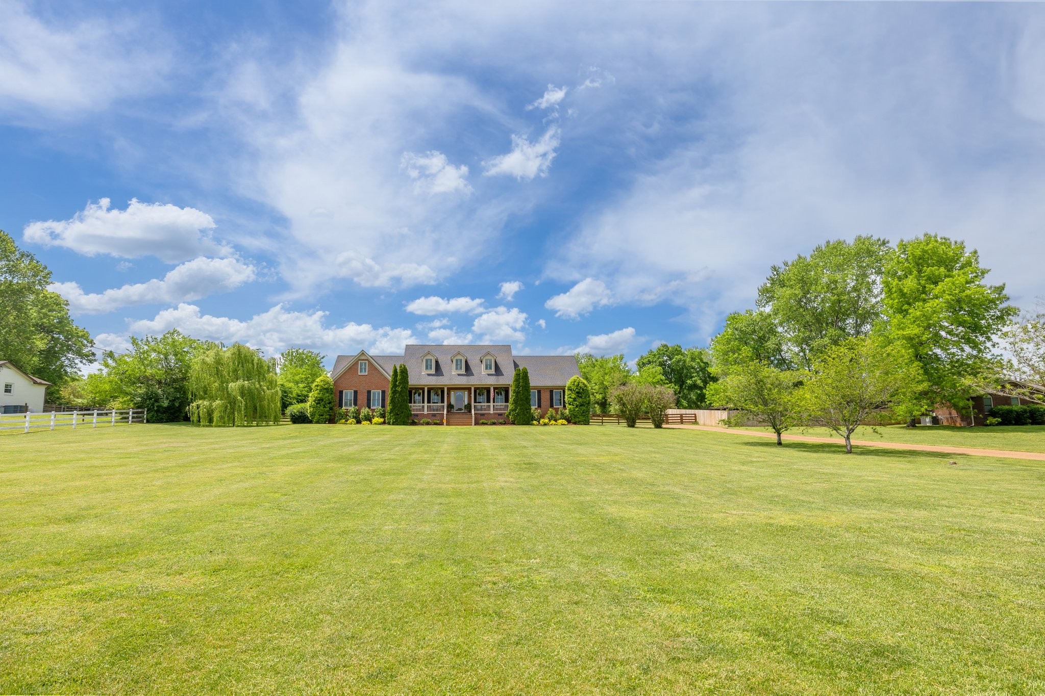 6223 Ladd Road Franklin, TN 37067 - Photo 3 of 67 a view of an ocean with a big yard