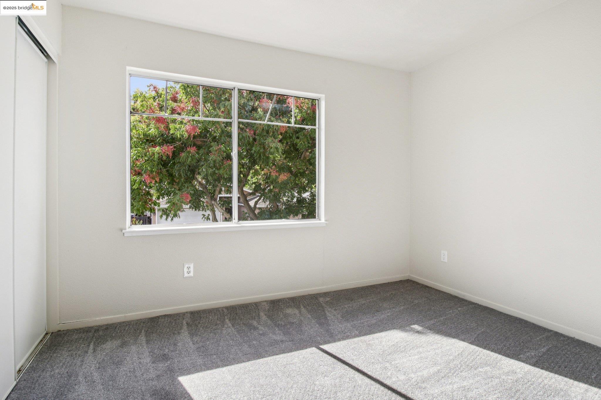 1559 Freed Circle Pittsburg, CA 94565 - Photo 25 of 32 an empty room with a window