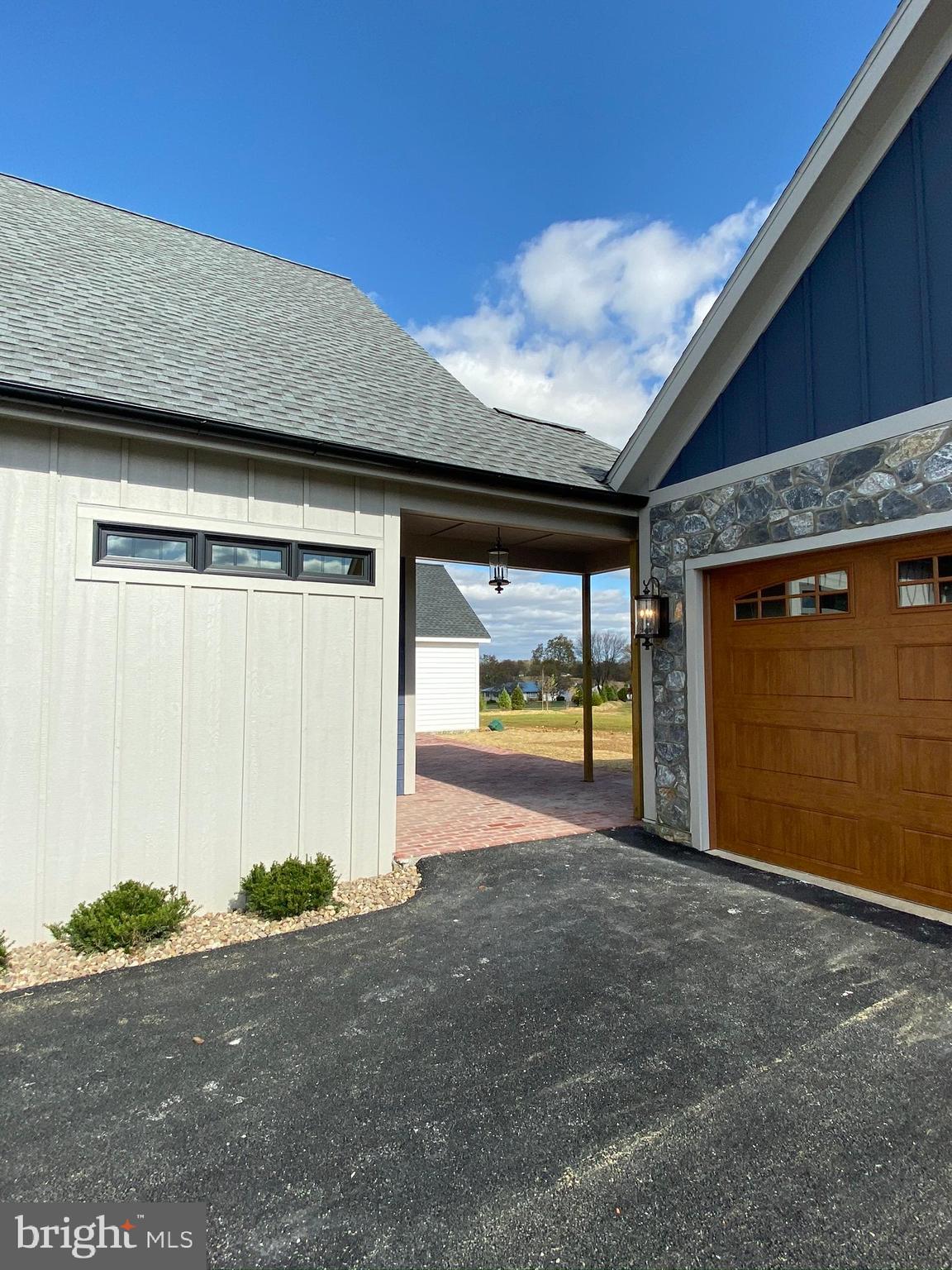 171 Duncan Loop Boiling Springs, PA 17007 - Photo 6 of 28 Gallery Image 6