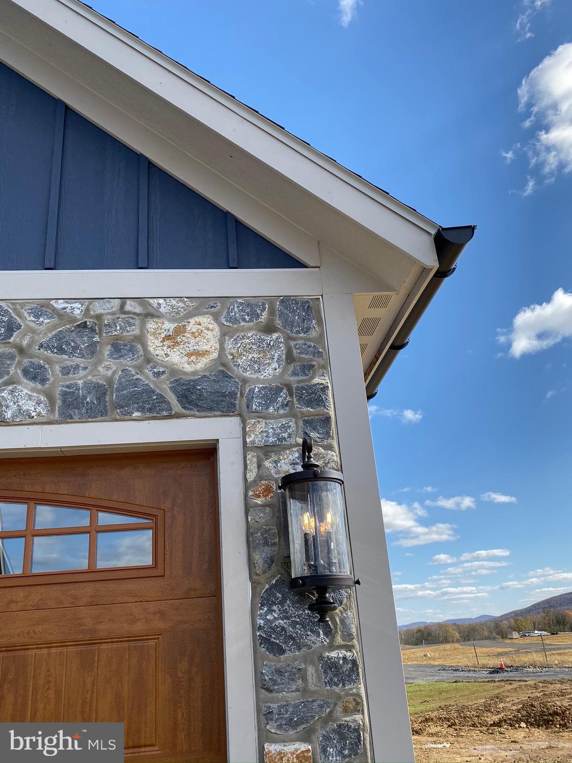 171 Duncan Loop Boiling Springs, PA 17007 - Photo 7 of 28 Gallery Image 7