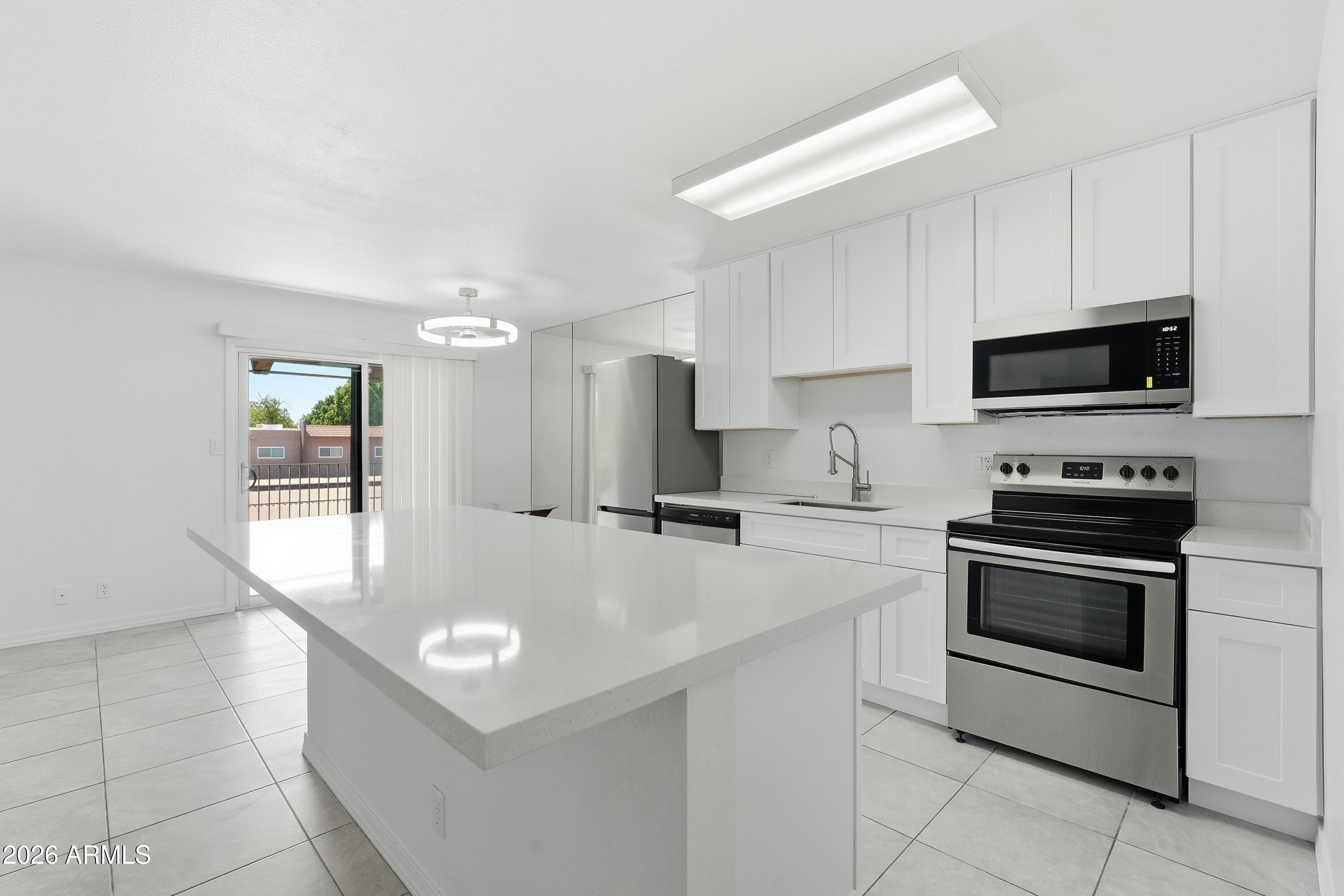 5525 East Thomas Road, Unit G7 Phoenix, AZ 85018 - Photo 1 of 31 .