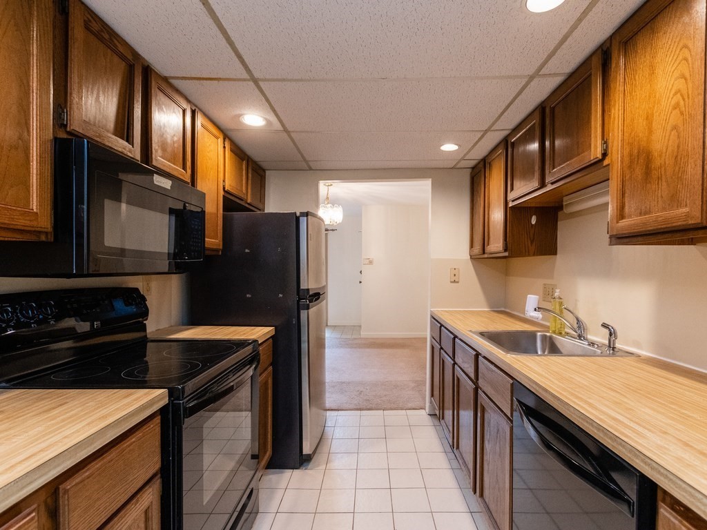 43 Angleside Road, Unit 1 Waltham, MA 02453 - Photo 9 of 27 Gallery Image 9