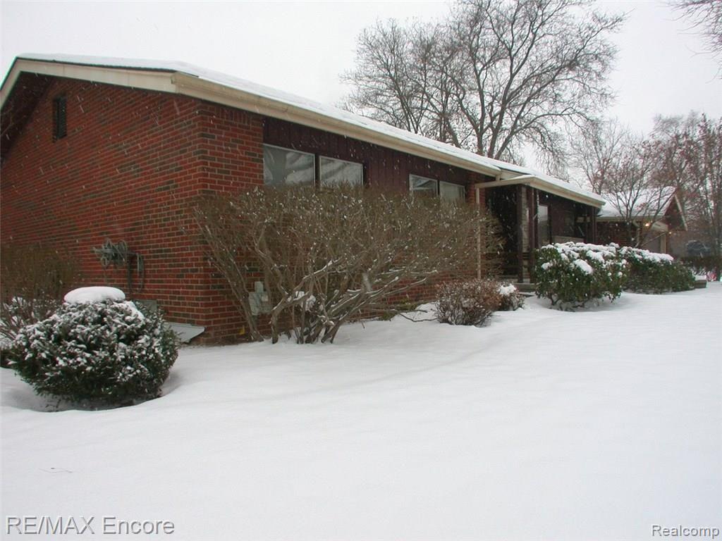 32121 Red Clover Road Farmington Hills, MI 48334 - Photo 4 of 45