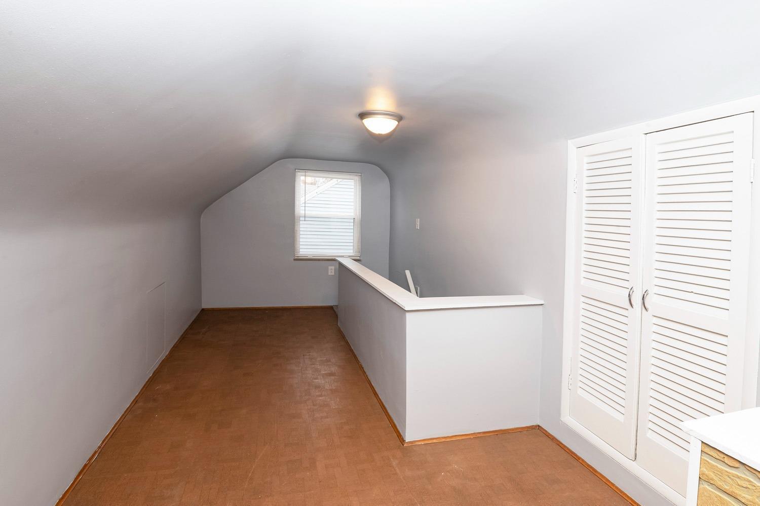528 Roebling Road Cincinnati, OH 45238 - Photo 21 of 29