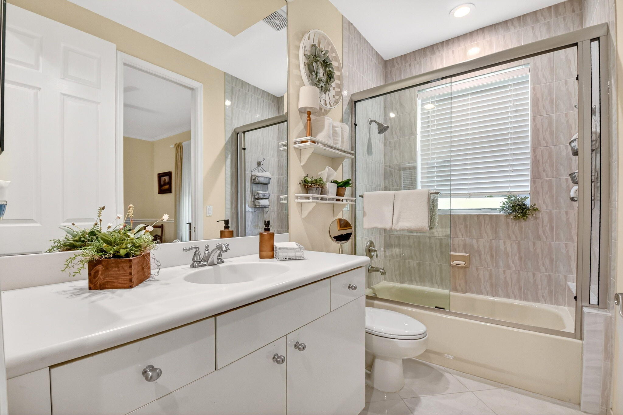 10305 Avenida Del Rio Delray Beach, FL 33446 - Photo 21 of 37 54-web-or-mls-DSC_4278