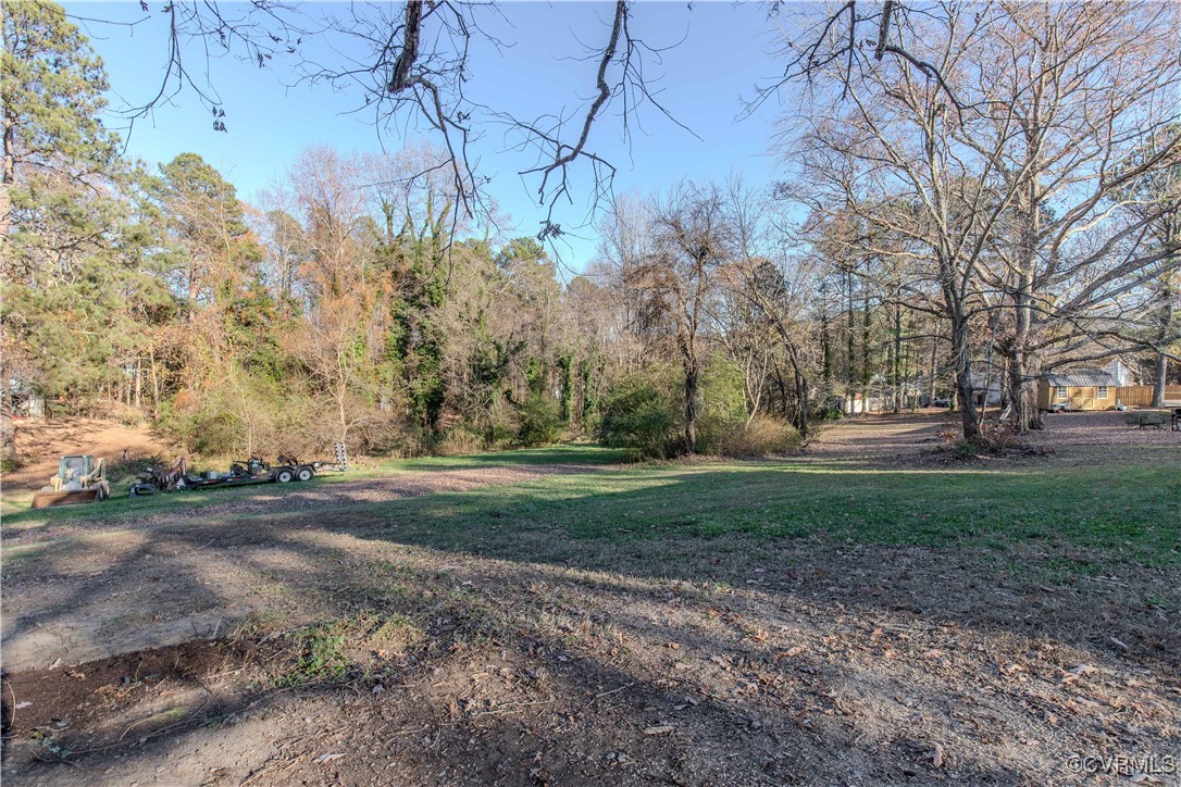 2015 Hicks Road Richmond, VA 23235 - Photo 26 of 31 View of yard