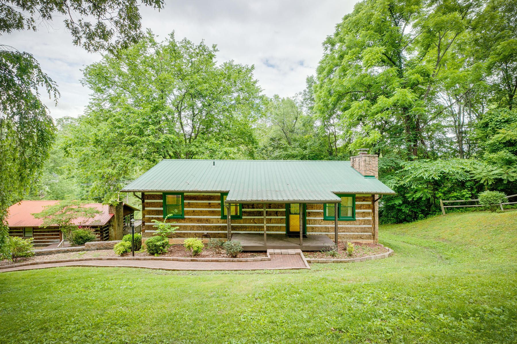 1703 Sinking Creek Road Johnson City, TN 37604 - Photo 1 of 37 001