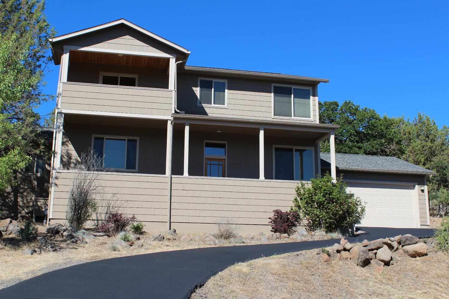 9873 Kestrel Road Klamath Falls, OR 97601 - Photo 1 of 18 Primary Photo
