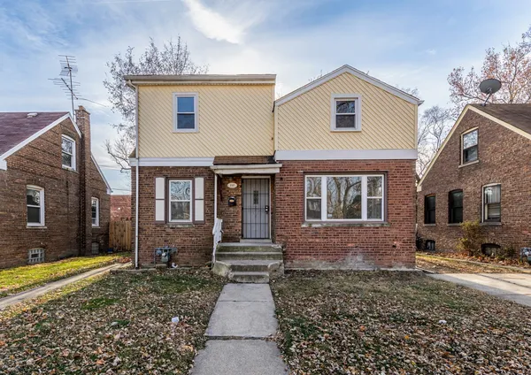 $2,600 | 237 East 143rd Street, Dolton, IL 60419