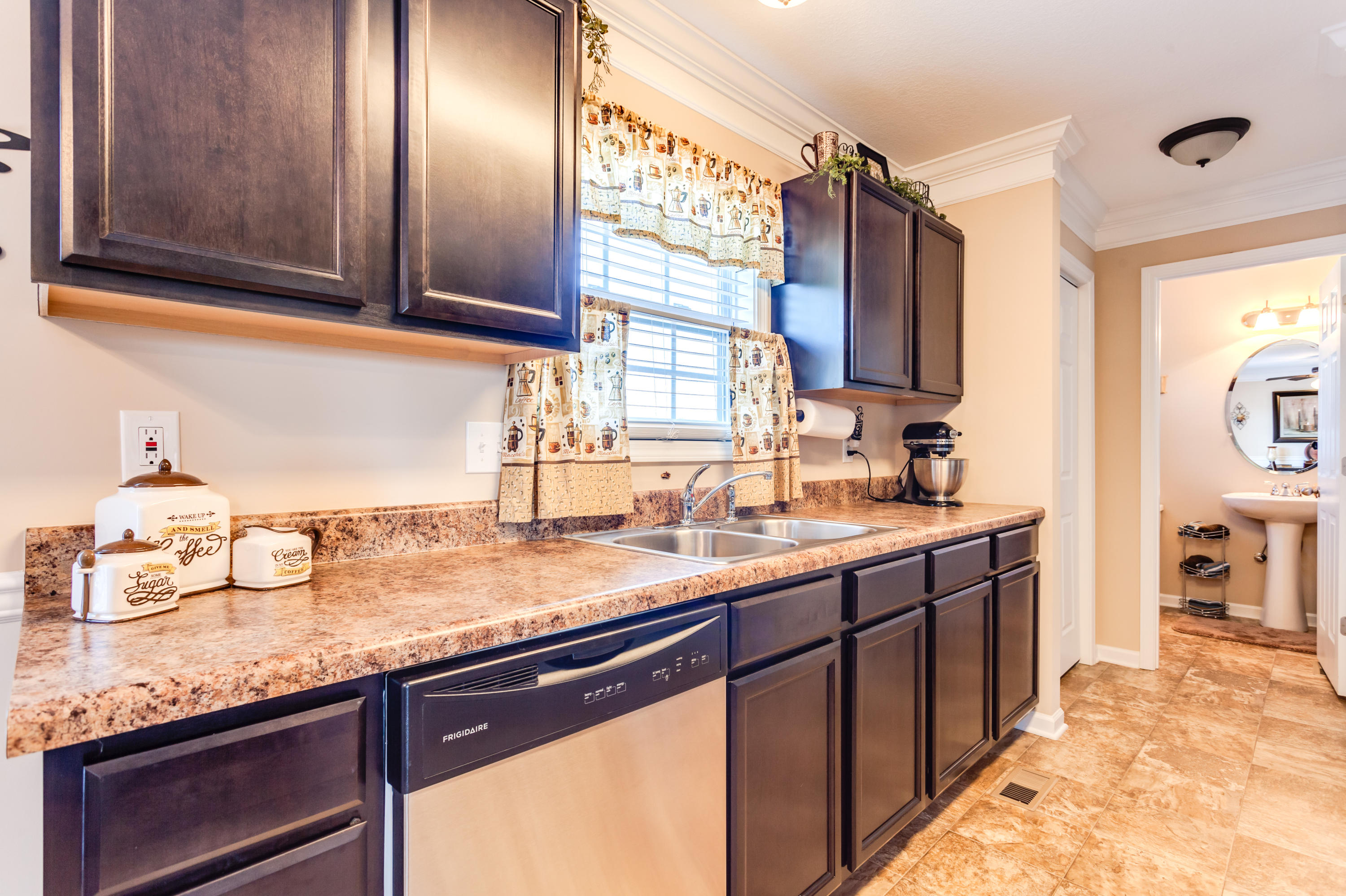 8439 Vessel Lane Heiskell, TN 37754 - Photo 11 of 35 013160309-2-8439VesselLnPowellTN-FULL