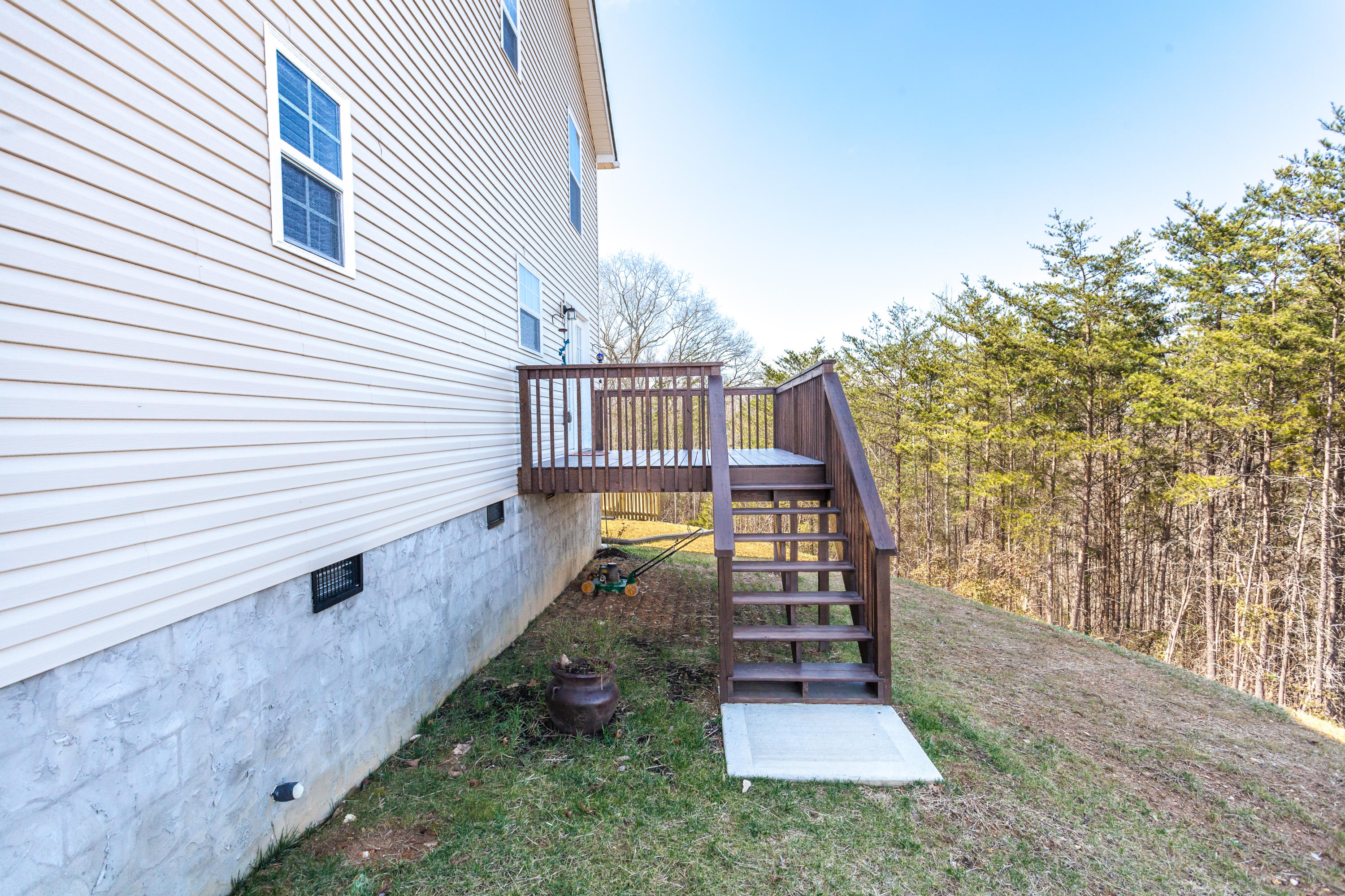 8439 Vessel Lane Heiskell, TN 37754 - Photo 4 of 35 005160309-2-8439VesselLnPowellTN-FULL