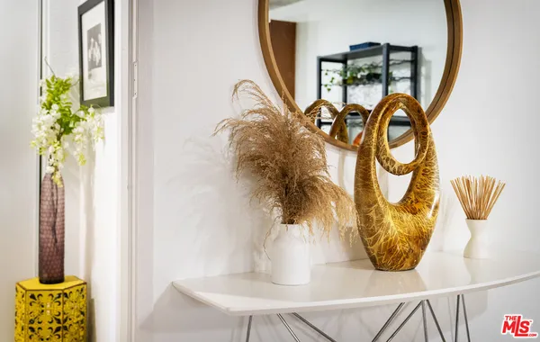 $599,900 | 6405 Green Valley Circle, Unit 209, Culver City, CA 90230