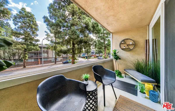 $599,900 | 6405 Green Valley Circle, Unit 209, Culver City, CA 90230