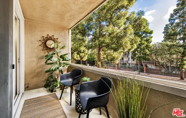 $599,900 | 6405 Green Valley Circle, Unit 209, Culver City, CA 90230