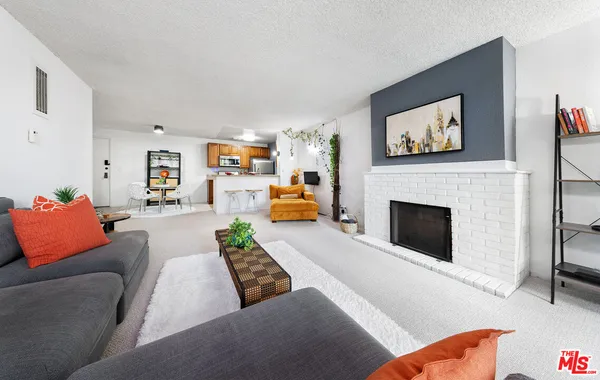 $599,900 | 6405 Green Valley Circle, Unit 209, Culver City, CA 90230
