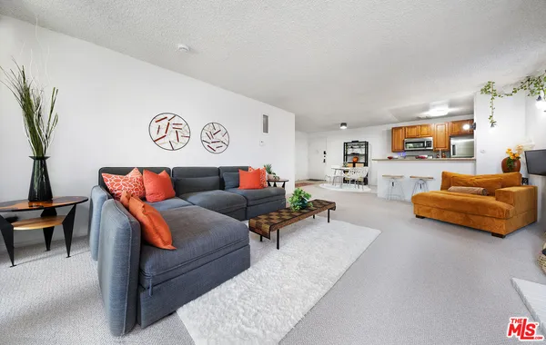 $599,900 | 6405 Green Valley Circle, Unit 209, Culver City, CA 90230