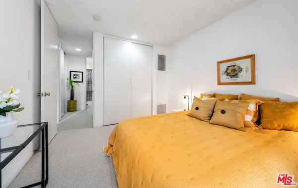$599,900 | 6405 Green Valley Circle, Unit 209, Culver City, CA 90230