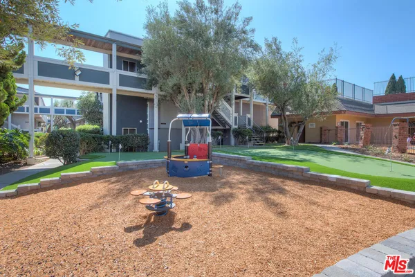 $599,900 | 6405 Green Valley Circle, Unit 209, Culver City, CA 90230