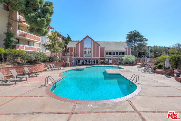 $599,900 | 6405 Green Valley Circle, Unit 209, Culver City, CA 90230