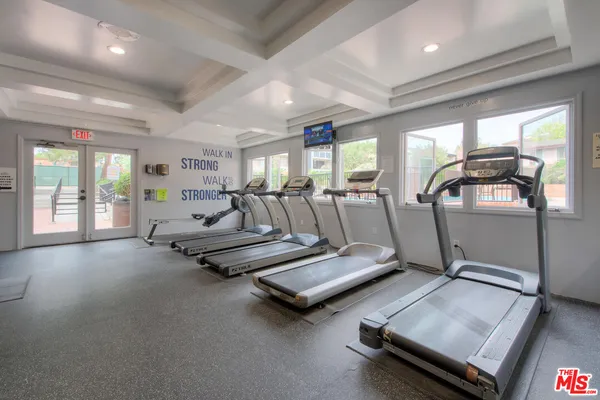 $599,900 | 6405 Green Valley Circle, Unit 209, Culver City, CA 90230