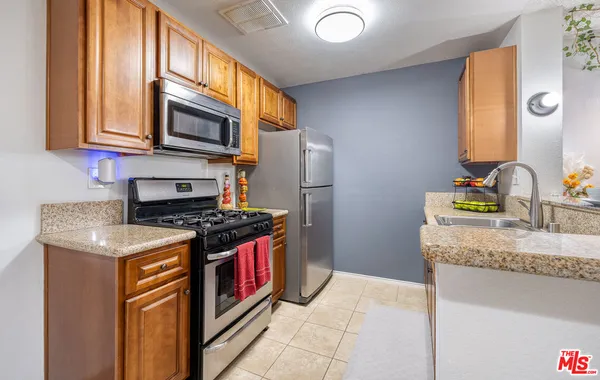 $599,900 | 6405 Green Valley Circle, Unit 209, Culver City, CA 90230