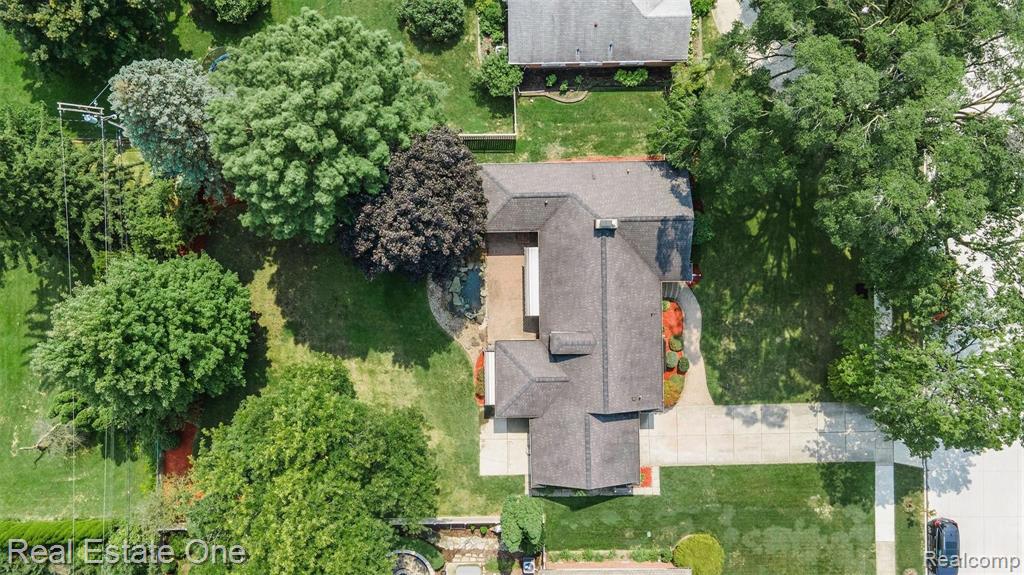 711 Ridgemont Avenue Dearborn, MI 48124 - Photo 6 of 47