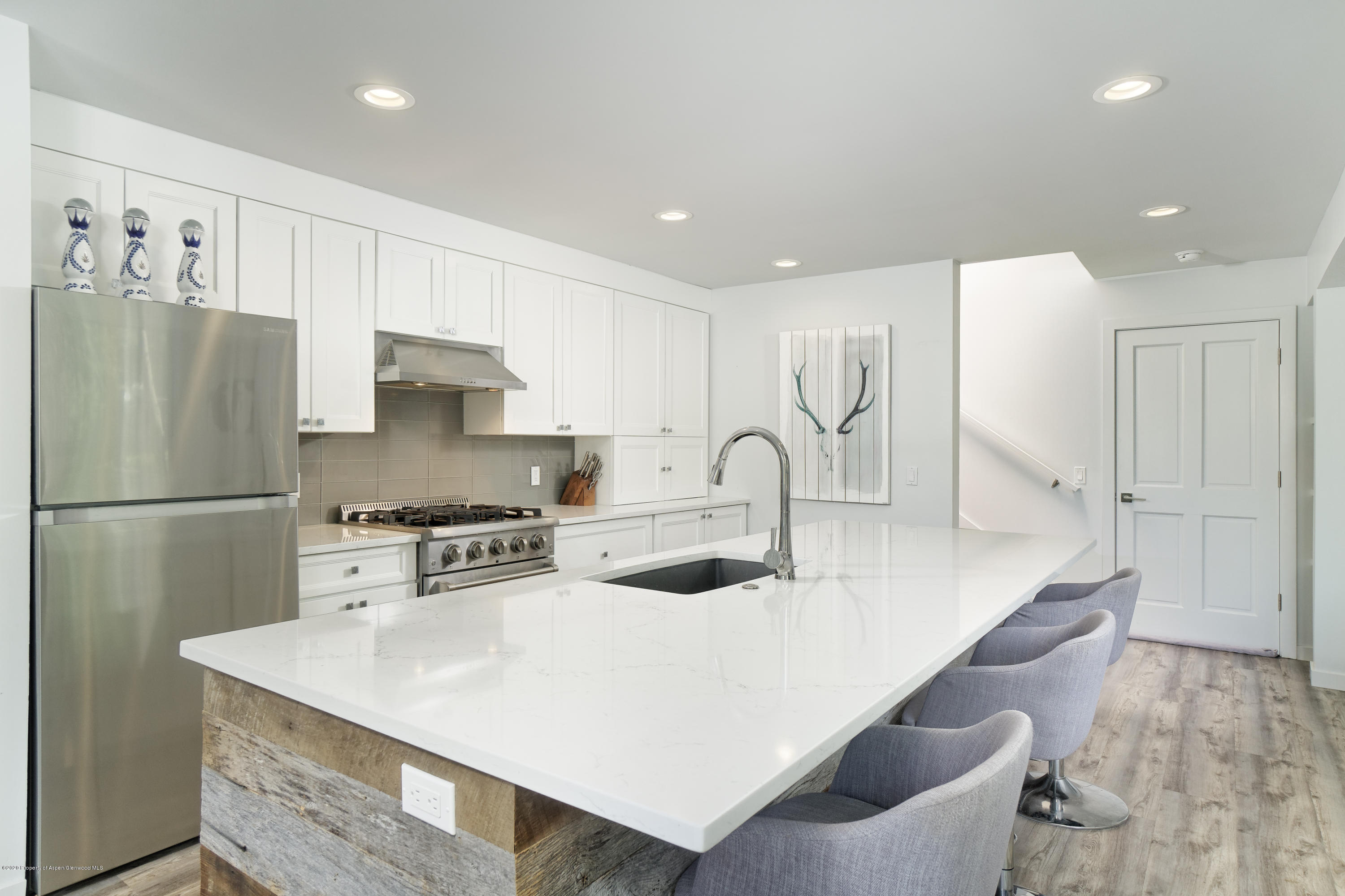 141 Meadow Ranch Road, Unit F3A Snowmass Village, CO 81615 - Photo 9 of 21 141MeadowRanch_HiRes_051220_08