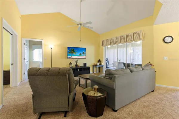 $1,750 | 6101 34th Street West, Unit 23C, Bradenton, FL 34210