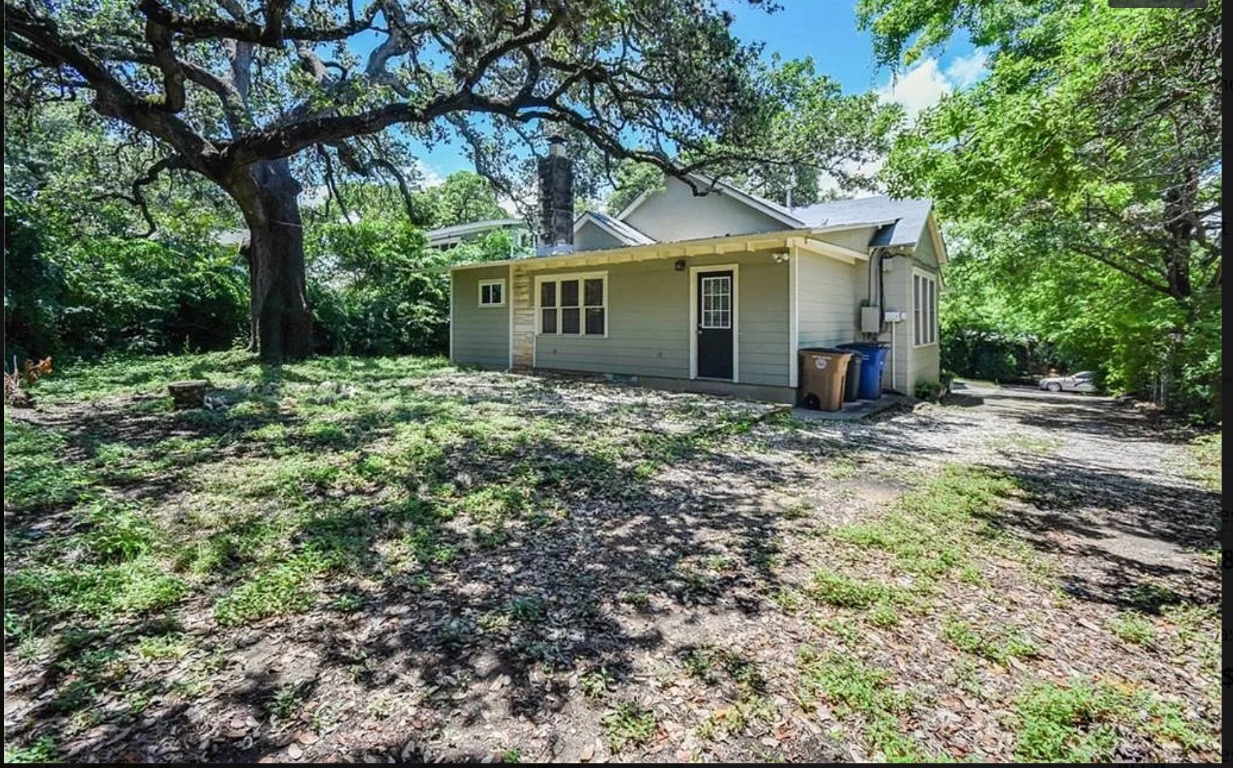 1007 Reagan Terrace Austin, TX 78704 - Photo 20 of 20 Rear exterior of house, large backyard space