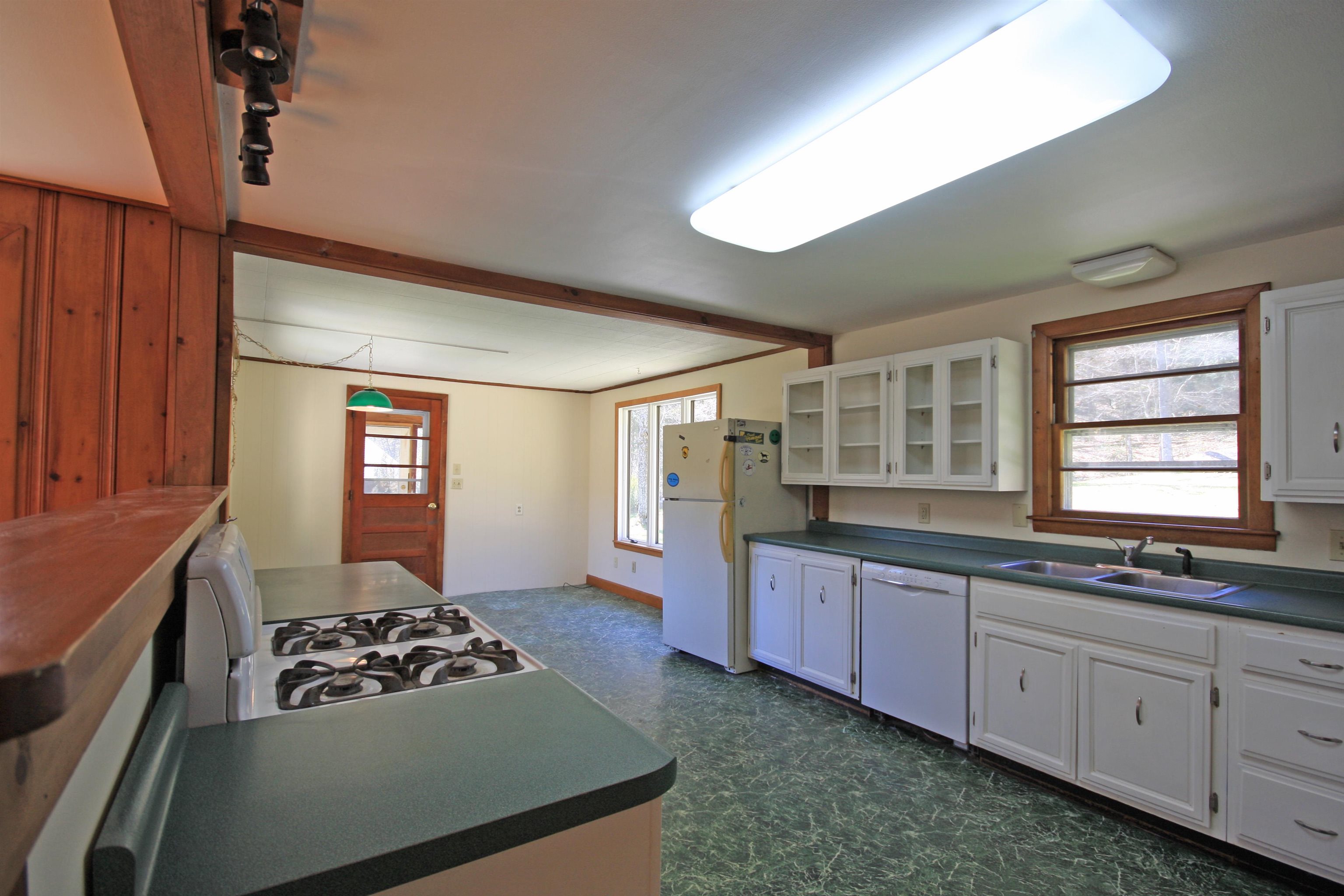 187 Mountainside Road Bridgewater, VT 05035 - Photo 12 of 32