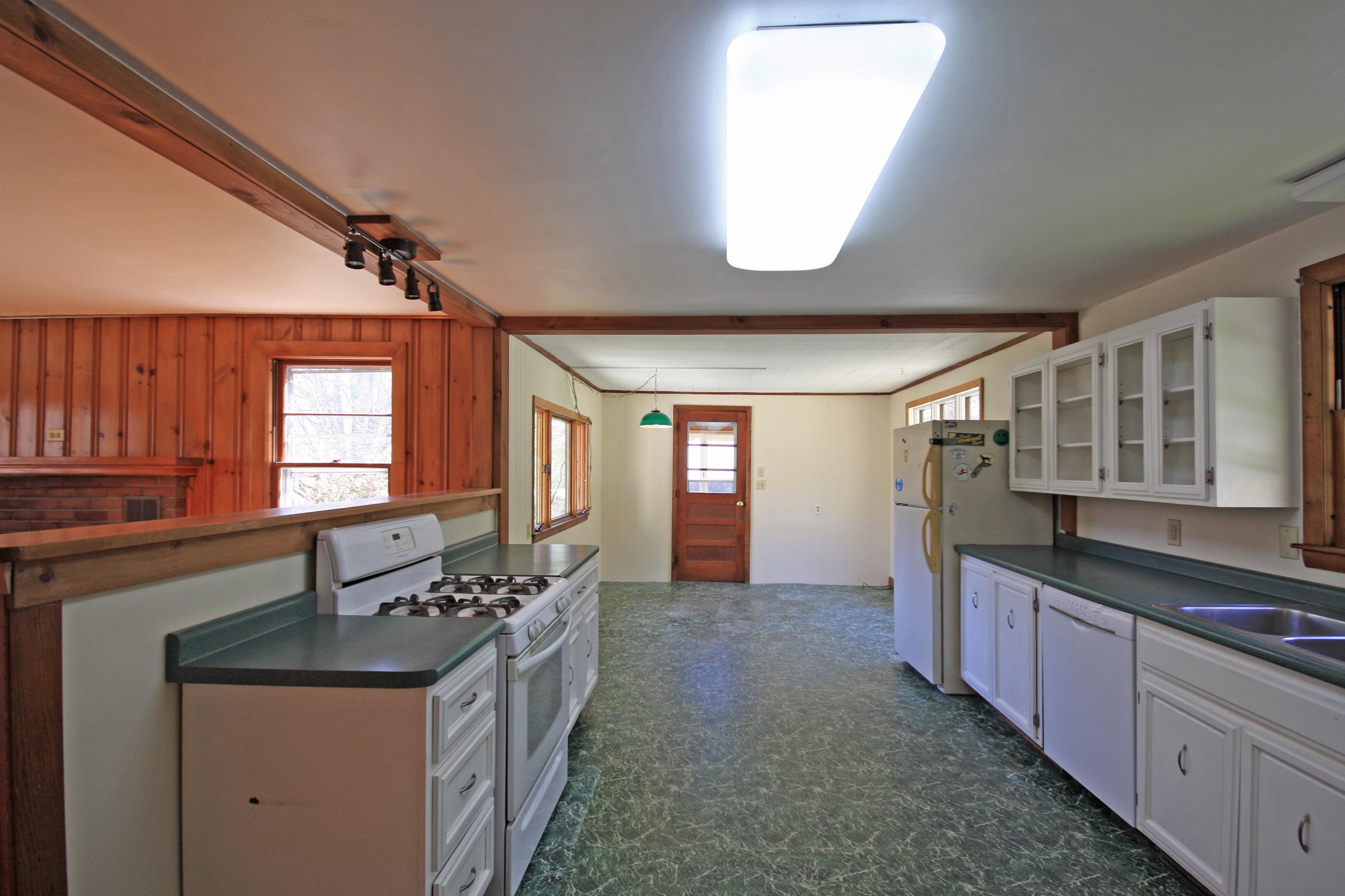187 Mountainside Road Bridgewater, VT 05035 - Photo 10 of 32