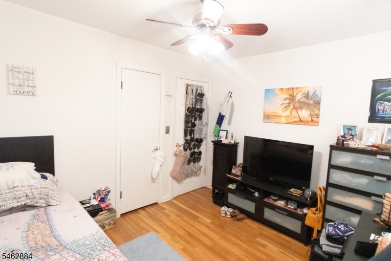 74 Raritan Road Linden, NJ 07036 - Photo 17 of 27 Gallery Image 17