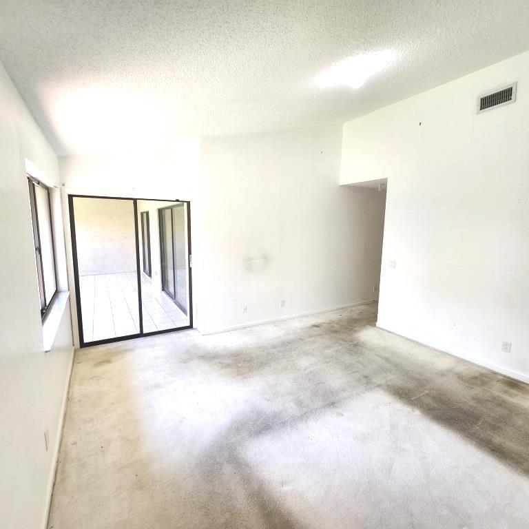 5660 Coach House Circle, Unit G Boca Raton, FL 33486 - Photo 16 of 22 20250427_143307