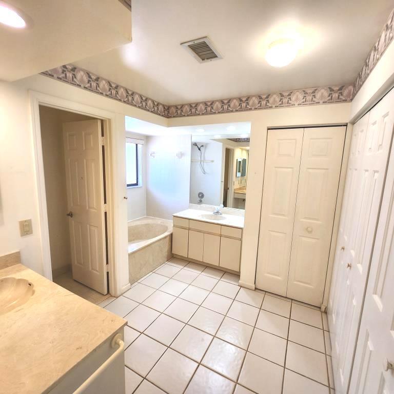 5660 Coach House Circle, Unit G Boca Raton, FL 33486 - Photo 17 of 22 20250427_142824