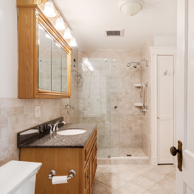 2-4 Peabody Road Stoneham, MA 02180 - Photo 11 of 40 Gallery Image 11