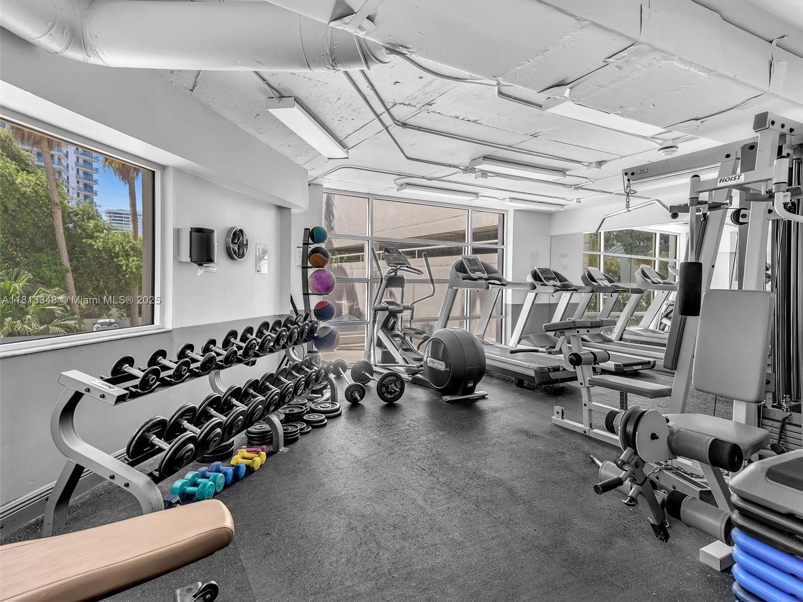 1621 Bay Road, Unit 406 Miami Beach, FL 33139 - Photo 14 of 18 Gallery Image 14