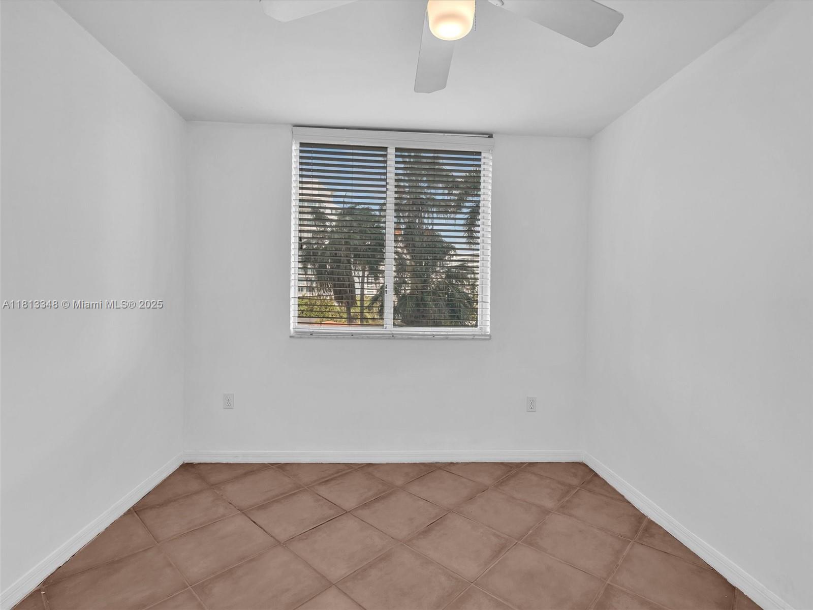 1621 Bay Road, Unit 406 Miami Beach, FL 33139 - Photo 10 of 18 Gallery Image 10